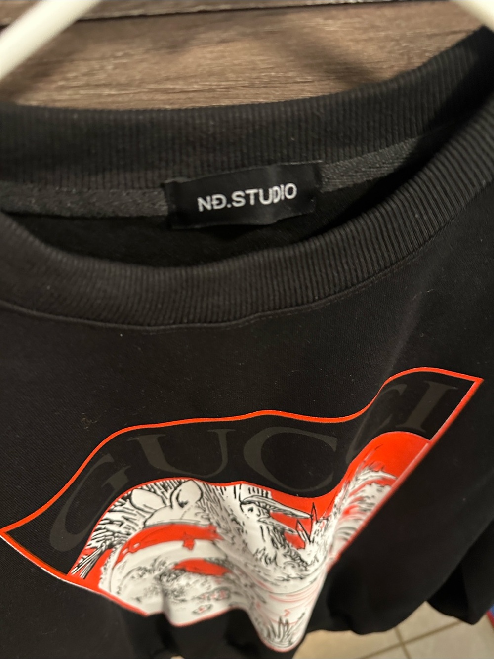 Black Crewneck Sweatshirt with Red and White Graphic size L - Picture 2 of 4